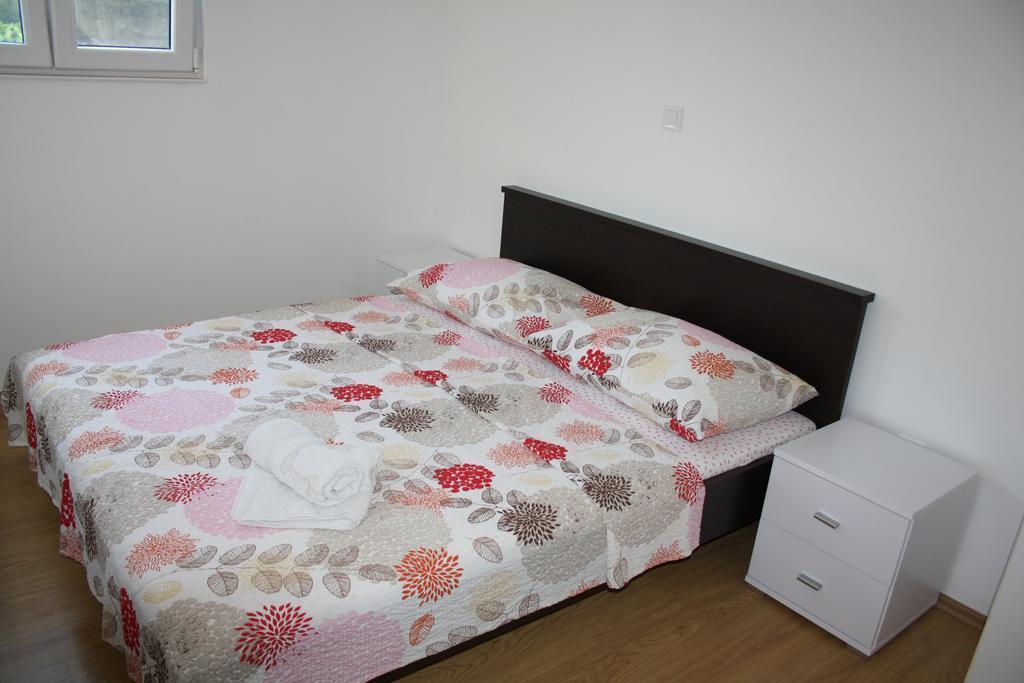 Apartments Suker Trogir Exterior foto