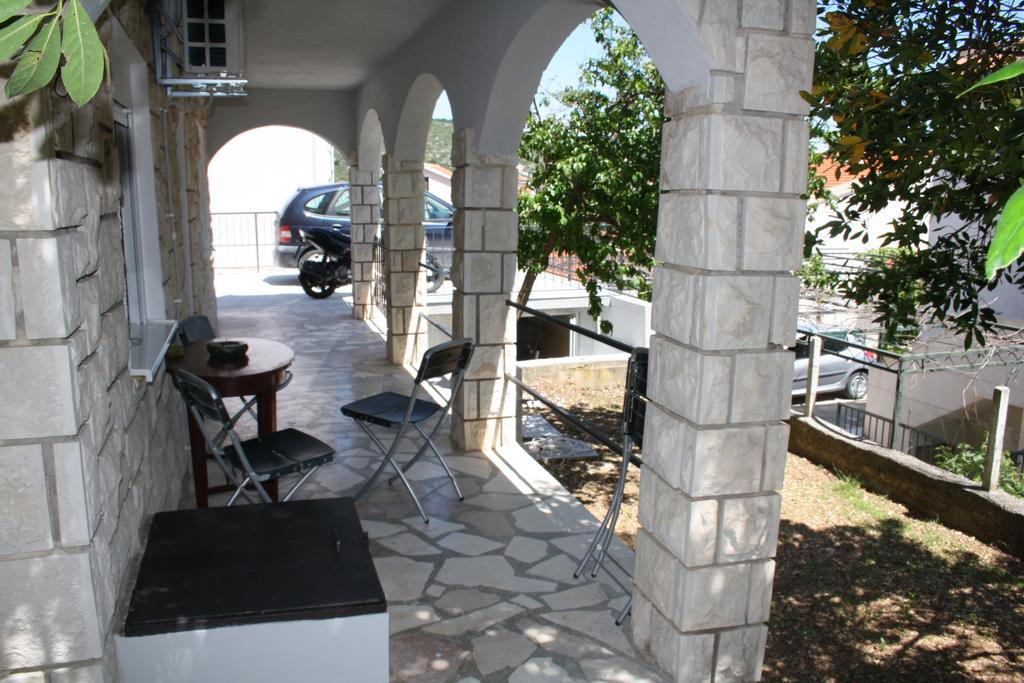 Apartments Suker Trogir Exterior foto